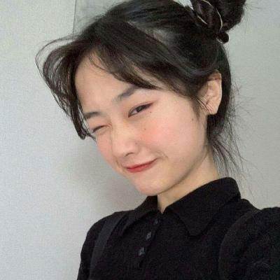 陈自瑶王浩信12岁女儿近照流出，少女味十足暴风长高